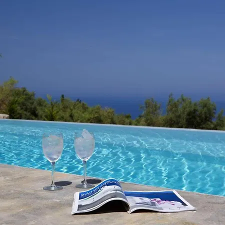 Aqua Terra Pente Πλωτό κατάλυμα Τσουκαλάδες